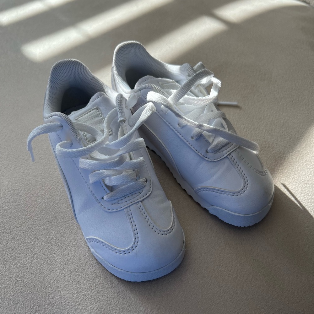 Puma tennis shoes
